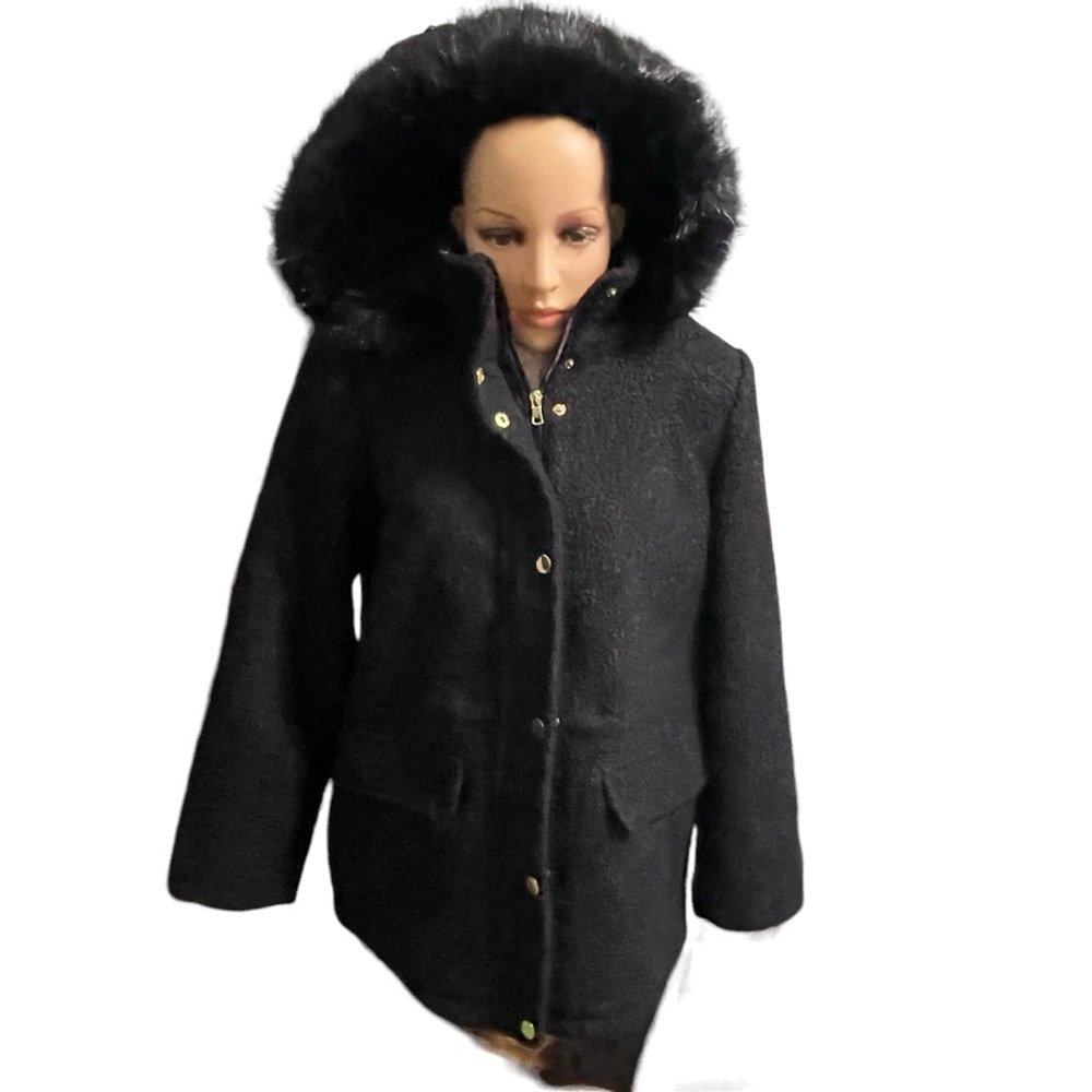 - INTL d.e.t.a.i.l.s Coat with fur Hood Size Medium